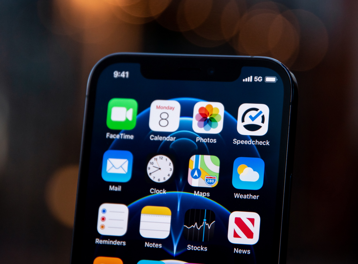 谷城苹果手机维修分享为什么 iPhone 12 在冬季会自动关机 